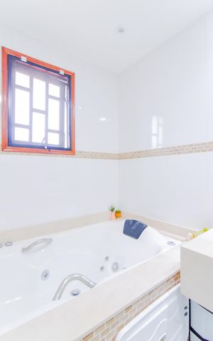 Casa à venda com 192m², 3 quartos e 2 vagasBanheiro da Suíte 2 