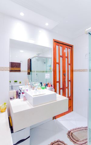 Casa à venda com 192m², 3 quartos e 2 vagasBanheiro da Suíte 2 