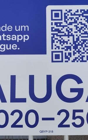 Casa para alugar com 172m², 3 quartos e 2 vagas Casa para alugar com 172m², 3 quartos e 2 vagasFachada
