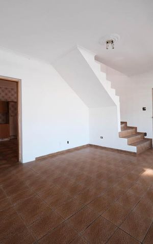 Casa para alugar com 172m², 3 quartos e 2 vagasSala