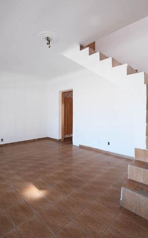 Casa para alugar com 172m², 3 quartos e 2 vagasSala