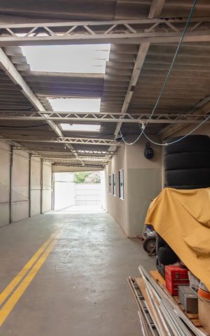 Casa à venda com 566m², 3 quartos e 8 vagasGaragem