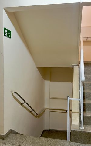 Apartamento à venda com 102m², 2 quartos e 1 vagaEscada 