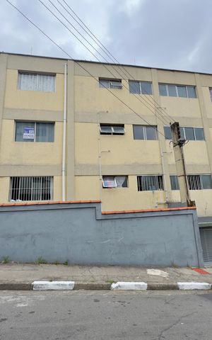 Apartamento à venda com 102m², 2 quartos e 1 vagaPlaca instalada na fachada do imóvel 