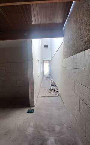 Casa à venda com 160m², 3 quartos e 2 vagas Casa à venda com 160m², 3 quartos e 2 vagasÁrea externa