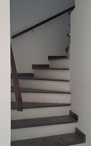Casa à venda com 160m², 3 quartos e 2 vagas Casa à venda com 160m², 3 quartos e 2 vagasSala