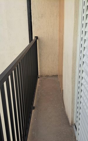 Casa à venda com 160m², 3 quartos e 2 vagas Casa à venda com 160m², 3 quartos e 2 vagasVaranda