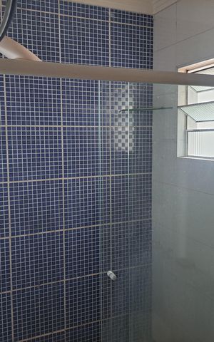 Casa à venda com 160m², 3 quartos e 2 vagas Casa à venda com 160m², 3 quartos e 2 vagasBanheiro