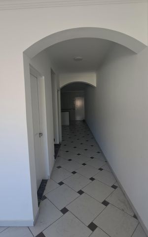 Casa à venda com 160m², 3 quartos e 2 vagas Casa à venda com 160m², 3 quartos e 2 vagasCorredor