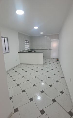 Casa à venda com 160m², 3 quartos e 2 vagas Casa à venda com 160m², 3 quartos e 2 vagasSala