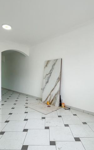 Casa à venda com 160m², 3 quartos e 2 vagas Casa à venda com 160m², 3 quartos e 2 vagasSala