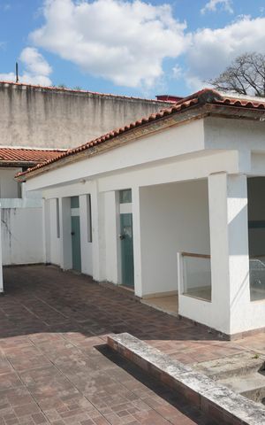 Casa para alugar com 200m², 2 quartos e 2 vagasÁrea externa