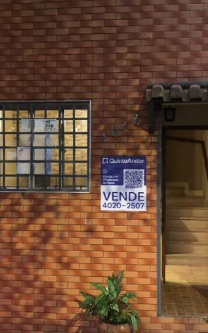 Casa à venda com 240m², 5 quartos e sem vaga Casa à venda com 240m², 5 quartos e sem vagaFachada