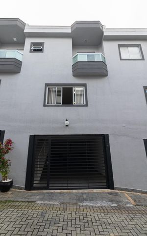 Casa de condomínio à venda com 132m², 3 quartos e 2 vagas Casa de condomínio à venda com 132m², 3 quartos e 2 vagasFachada Interna