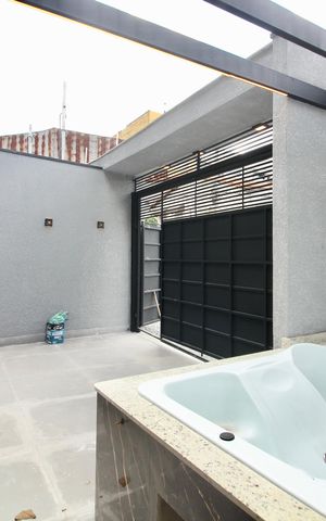 Casa à venda com 120m², 3 quartos e 2 vagas Casa à venda com 120m², 3 quartos e 2 vagasbanheira de hidromassagem