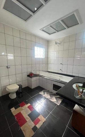 Casa à venda com 209m², 4 quartos e 3 vagas