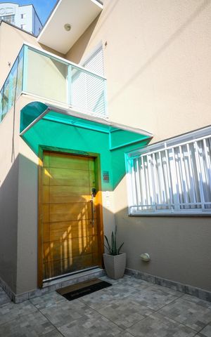 Casa de condomínio à venda com 186m², 3 quartos e 2 vagas Casa de condomínio à venda com 186m², 3 quartos e 2 vagasFachada