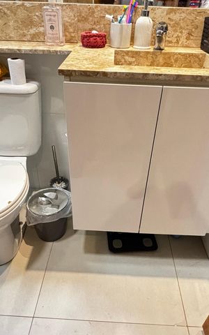 Apartamento para alugar com 120m², 2 quartos e 1 vaga Apartamento para alugar com 120m², 2 quartos e 1 vagaBanheiro da Suíte