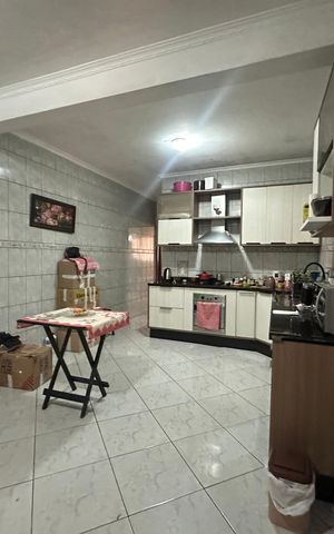 Casa à venda com 150m², 3 quartos e 3 vagas Casa à venda com 150m², 3 quartos e 3 vagasCozinha