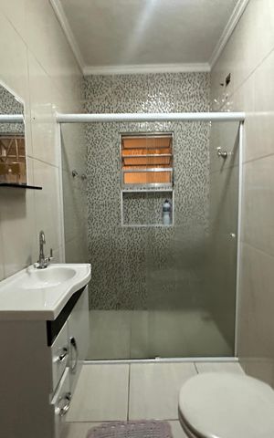 Casa à venda com 150m², 3 quartos e 3 vagas Casa à venda com 150m², 3 quartos e 3 vagasBanheiro 2