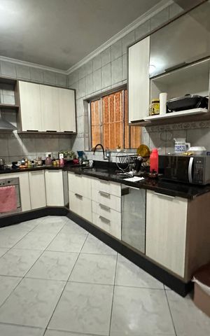 Casa à venda com 150m², 3 quartos e 3 vagas Casa à venda com 150m², 3 quartos e 3 vagasCozinha