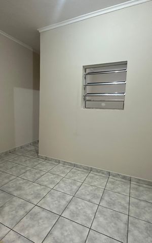 Casa à venda com 150m², 3 quartos e 3 vagas Casa à venda com 150m², 3 quartos e 3 vagasSala intima