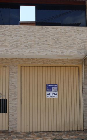 Casa à venda com 150m², 3 quartos e 3 vagas Casa à venda com 150m², 3 quartos e 3 vagasFachada