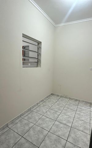Casa à venda com 150m², 3 quartos e 3 vagas Casa à venda com 150m², 3 quartos e 3 vagasSala intima