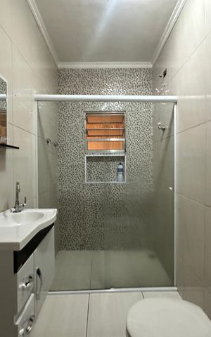 Casa à venda com 150m², 3 quartos e 3 vagas Casa à venda com 150m², 3 quartos e 3 vagasBanheiro 2