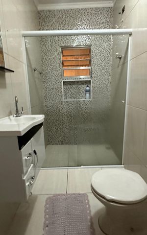 Casa à venda com 150m², 3 quartos e 3 vagas Casa à venda com 150m², 3 quartos e 3 vagasBanheiro 2