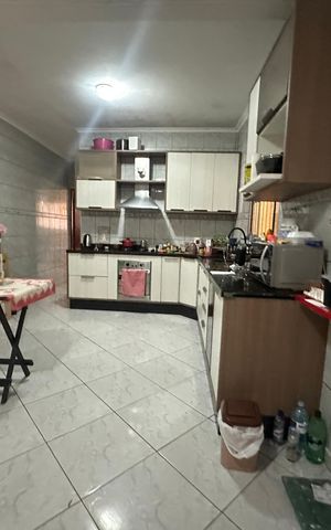Casa à venda com 150m², 3 quartos e 3 vagas Casa à venda com 150m², 3 quartos e 3 vagasCozinha