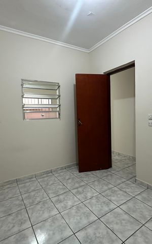 Casa à venda com 150m², 3 quartos e 3 vagas Casa à venda com 150m², 3 quartos e 3 vagasQuarto 1