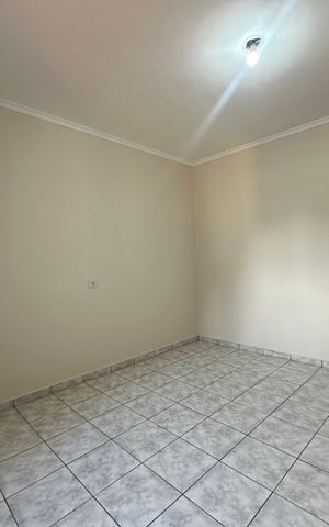 Casa à venda com 150m², 3 quartos e 3 vagas Casa à venda com 150m², 3 quartos e 3 vagasQuarto 2