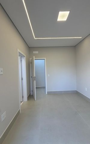 Casa de condomínio à venda com 199m², 3 quartos e 4 vagasQuarto