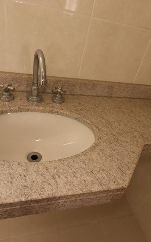Apartamento para alugar com 175m², 4 quartos e 3 vagasBanheiro da Suíte 2 - Pia