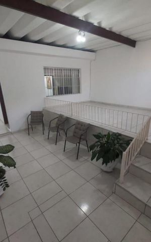 Casa à venda com 220m², 3 quartos e 1 vaga