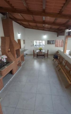 Casa à venda com 220m², 3 quartos e 1 vaga