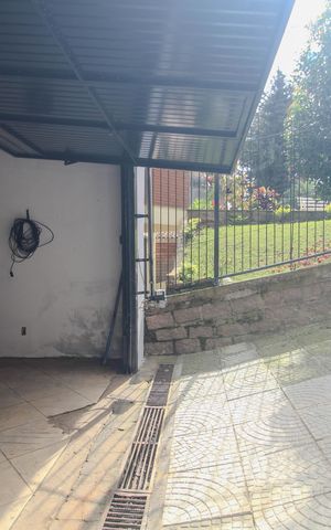 Casa à venda com 246m², 4 quartos e 2 vagas Casa à venda com 246m², 4 quartos e 2 vagasVista