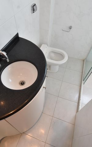 Casa de condomínio à venda com 350m², 4 quartos e 4 vagasBanheiro 3