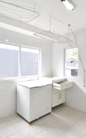 Casa de condomínio à venda com 350m², 4 quartos e 4 vagasÁrea de Serviço
