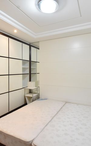 Casa de condomínio à venda com 350m², 4 quartos e 4 vagasSuíte