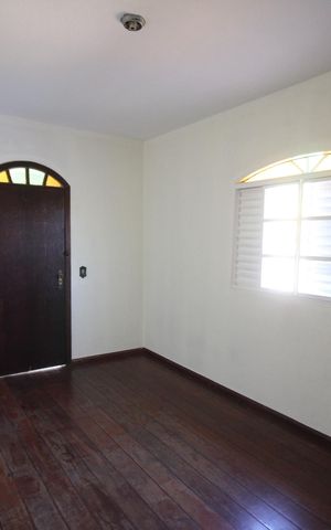 Casa para alugar com 90m², 3 quartos e 3 vagasQuarto 2