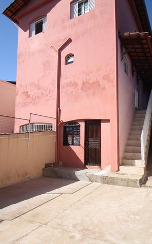 Casa para alugar com 90m², 3 quartos e 3 vagasQuintal