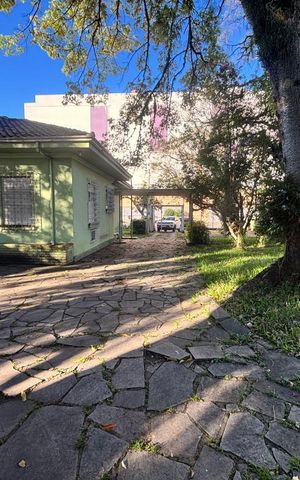 Casa à venda com 552m², 3 quartos e 3 vagas Casa à venda com 552m², 3 quartos e 3 vagasÁrea externa