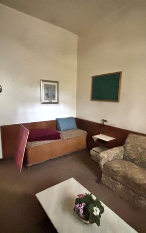 Casa à venda com 552m², 3 quartos e 3 vagas Casa à venda com 552m², 3 quartos e 3 vagasQuarto 1