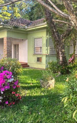 Casa à venda com 552m², 3 quartos e 3 vagas Casa à venda com 552m², 3 quartos e 3 vagasÁrea externa