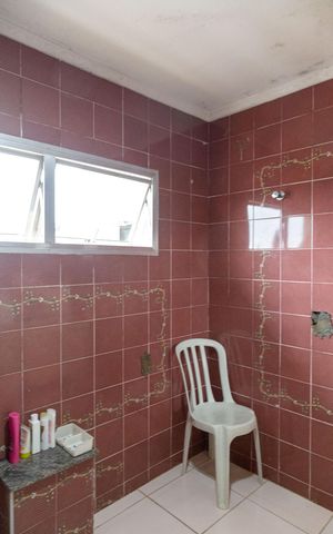 Casa à venda com 195m², 3 quartos e 2 vagasBanheiro 2