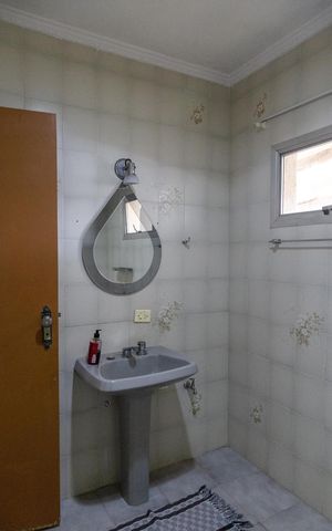 Casa à venda com 195m², 3 quartos e 2 vagasBanheiro 1