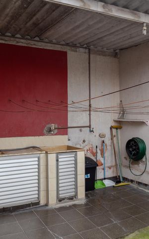 Casa à venda com 195m², 3 quartos e 2 vagasÁrea de Serviço