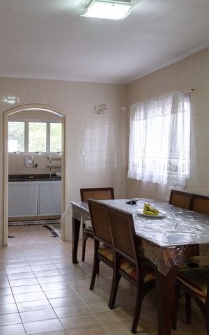 Casa à venda com 195m², 3 quartos e 2 vagasCopa